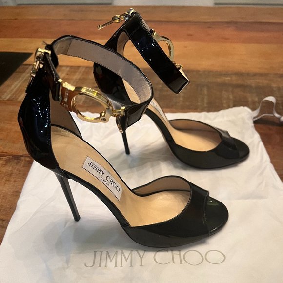 Great condition Jimmy Choo patent leather handcuff and key stiletto heel - Picture 3 of 6